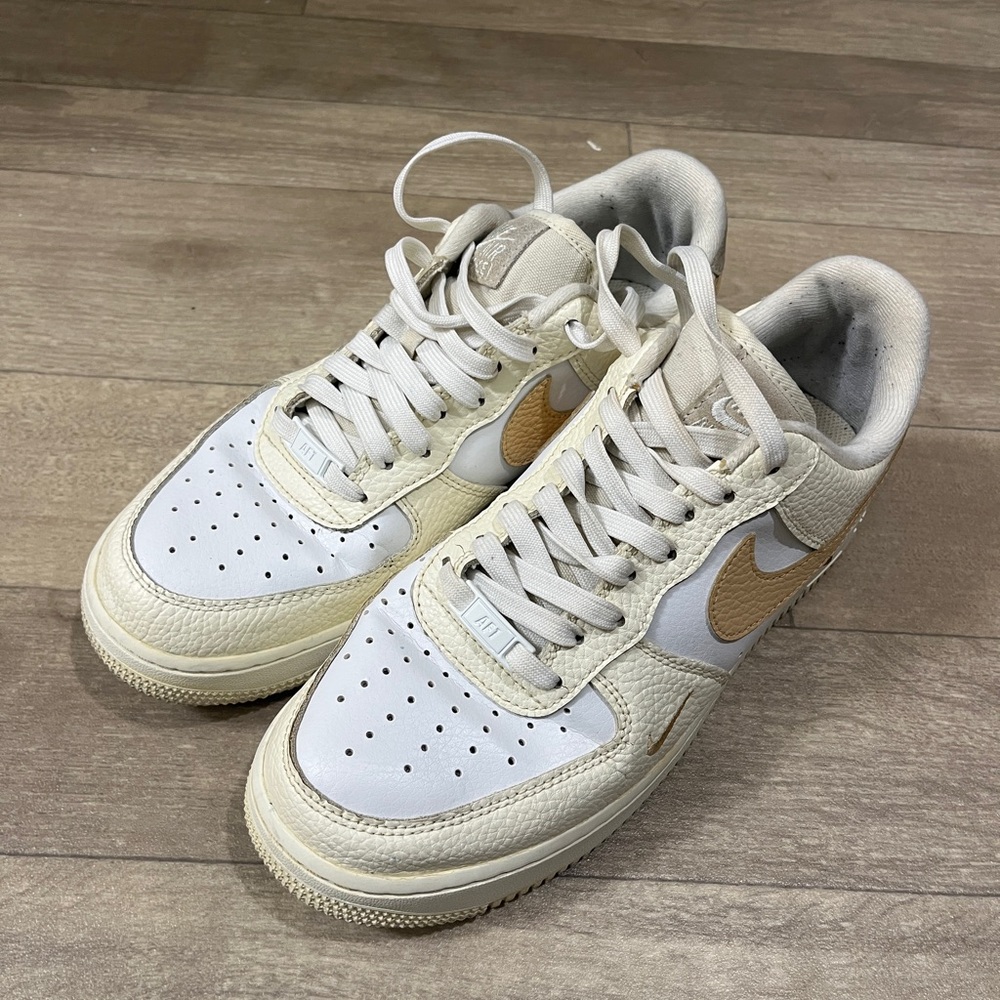 Nike Air Force 1 '07 LO Coconut Milk Size 9 Wm